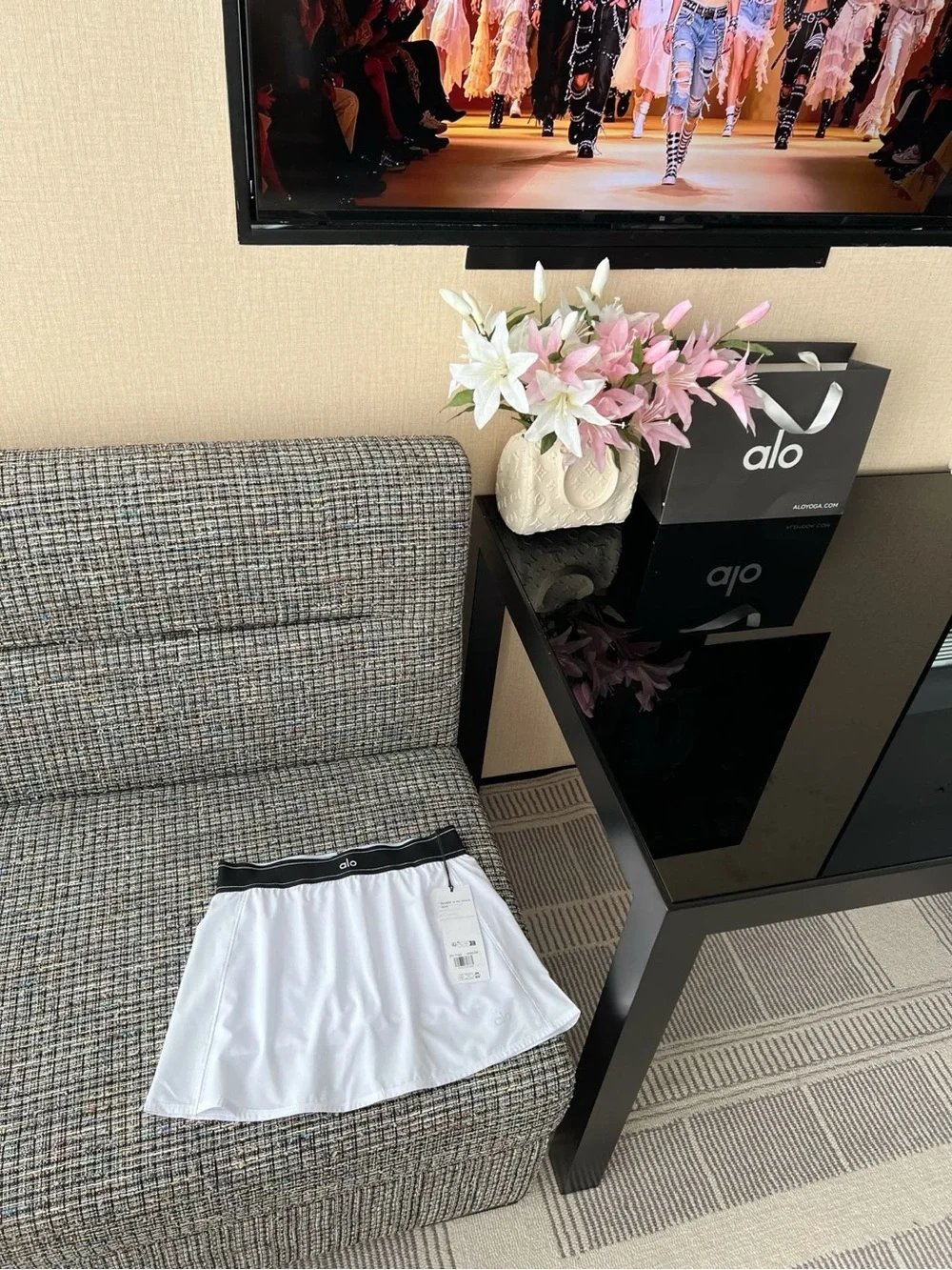 ALO Yoga White Mini Skirt with Black Waistband